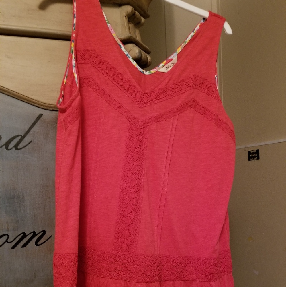 Ladies poppy colored sleeveless top